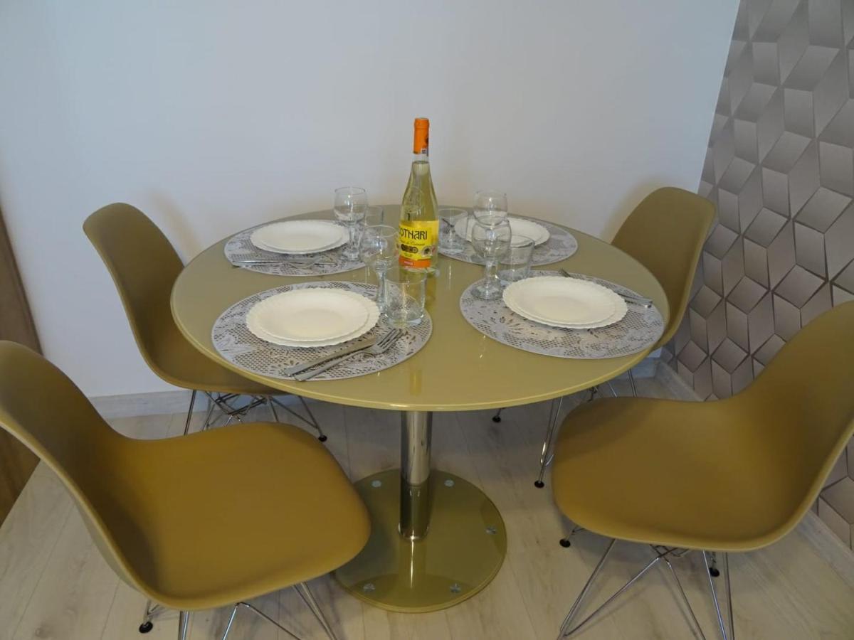 Carla'S Apart Palas-Hala Centrala 1 Bedroom, Airport Shuttle 이아시 외부 사진